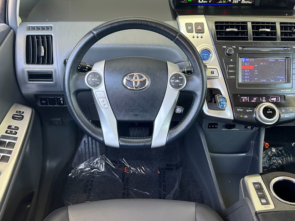 Thumbnail: 2014 Toyota Prius v - 12