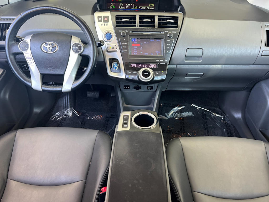 Thumbnail: 2014 Toyota Prius v - 2