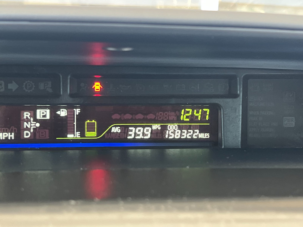 Thumbnail: 2014 Toyota Prius v - 7