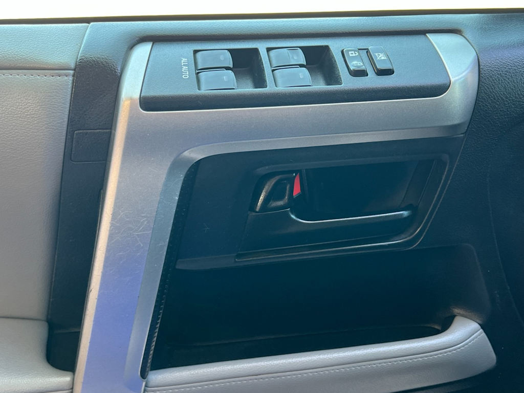2012 Toyota 4Runner SR5 23