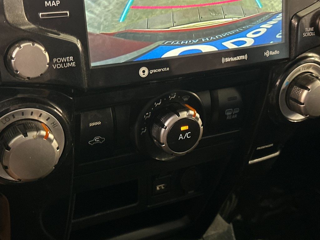 Thumbnail: 2020 Toyota 4Runner - 24
