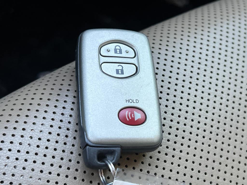 Thumbnail: 2015 Toyota 4Runner - 17