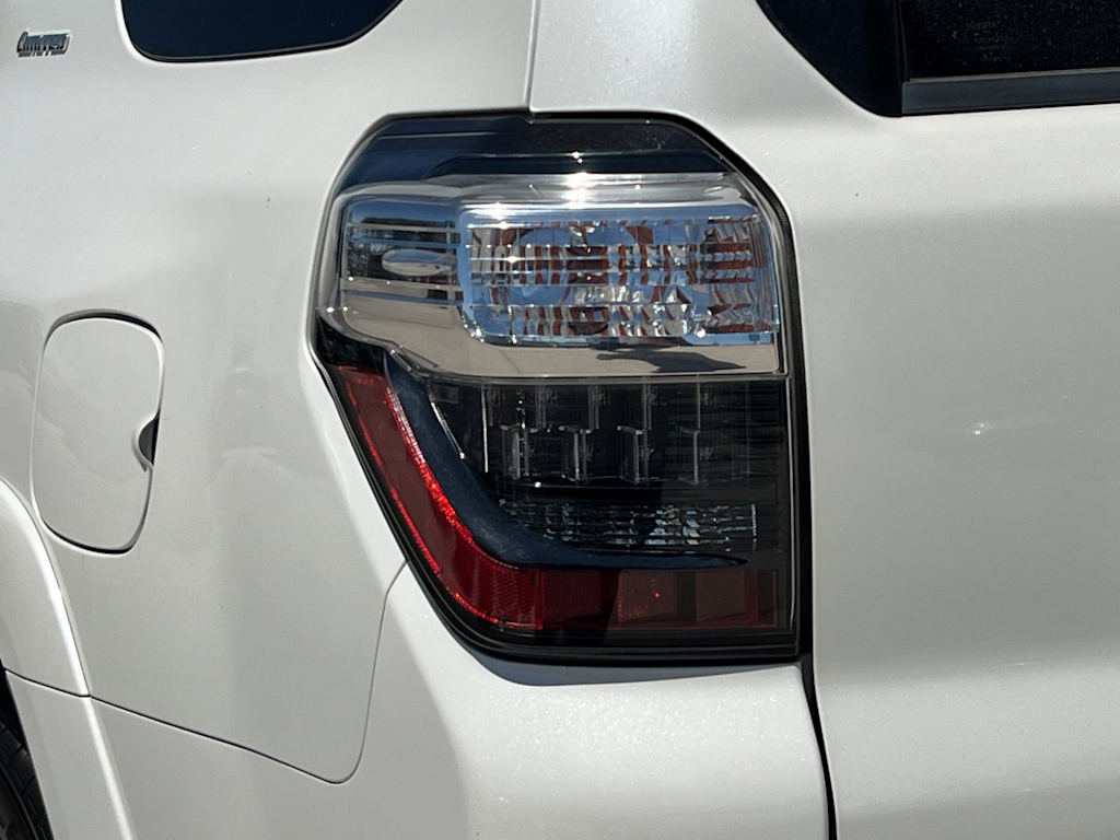 Thumbnail: 2015 Toyota 4Runner - 29
