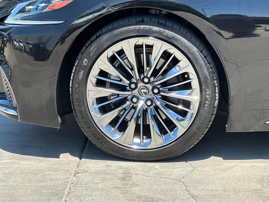 Thumbnail: 2020 Lexus LS - 8
