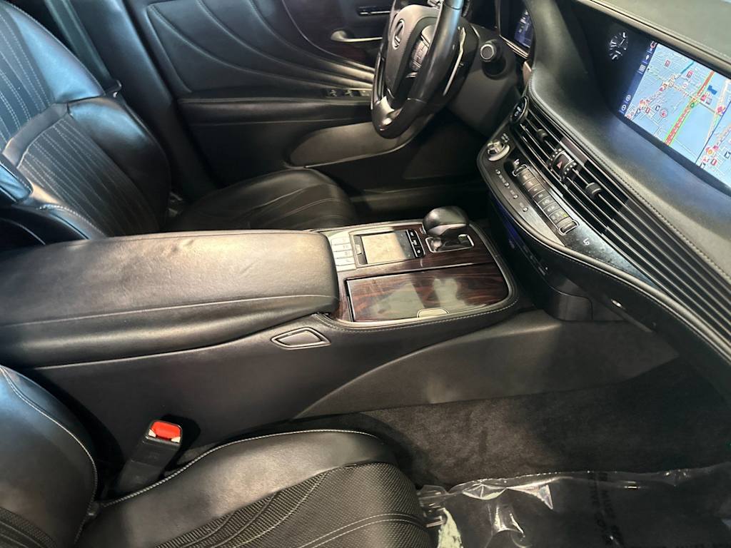 Thumbnail: 2020 Lexus LS - 10