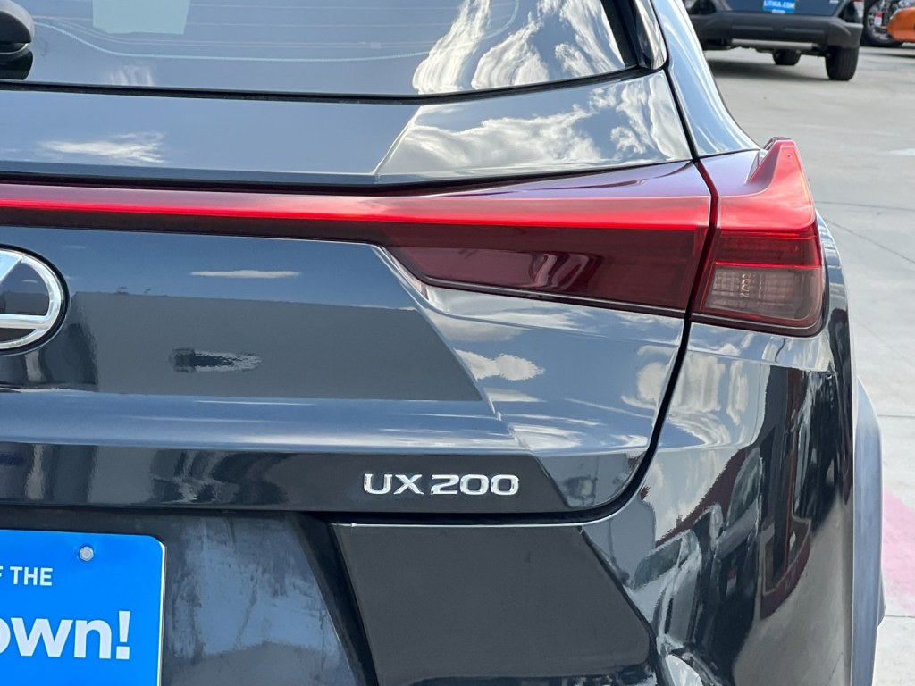 2019 Lexus UX 200 29