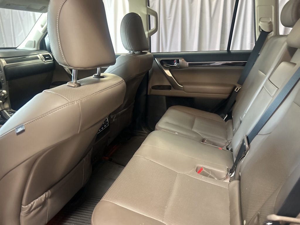 Thumbnail: 2020 Lexus GX - 26