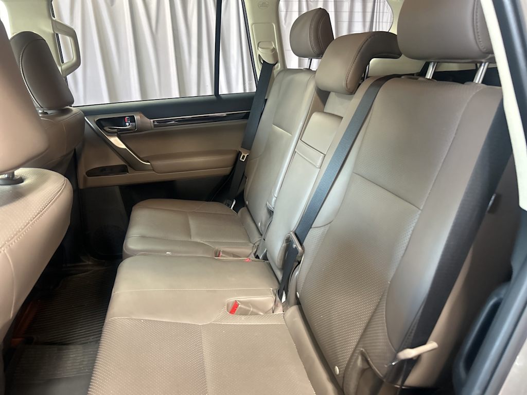 Thumbnail: 2020 Lexus GX - 27