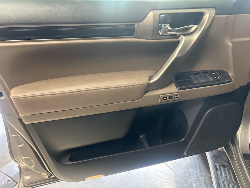 Thumbnail: 2020 Lexus GX - 28
