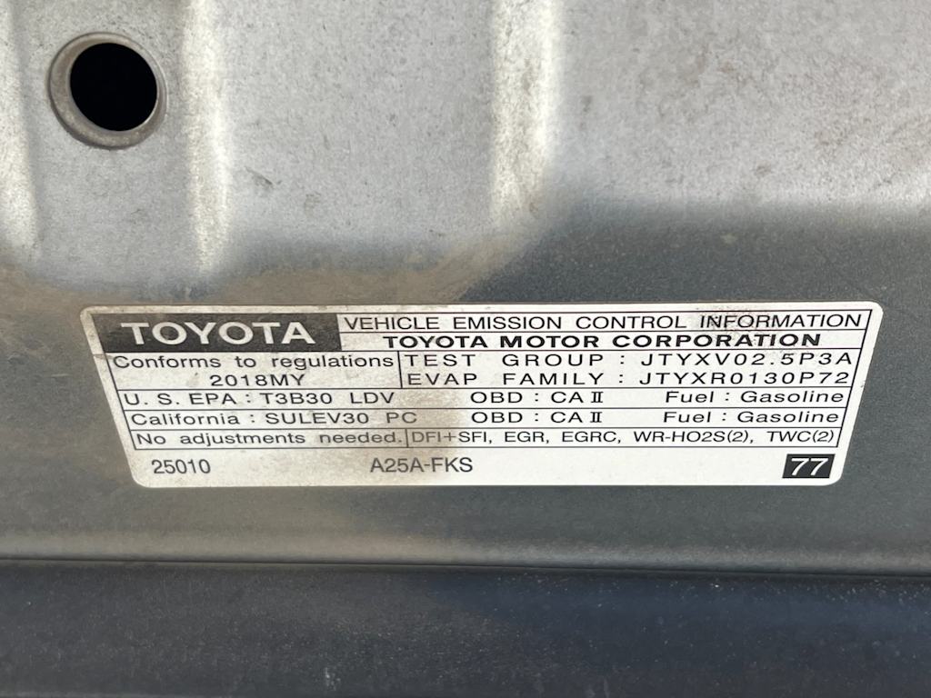 2018 Toyota Camry SE 19