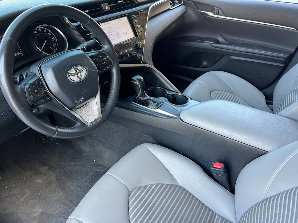 2018 Toyota Camry SE 9
