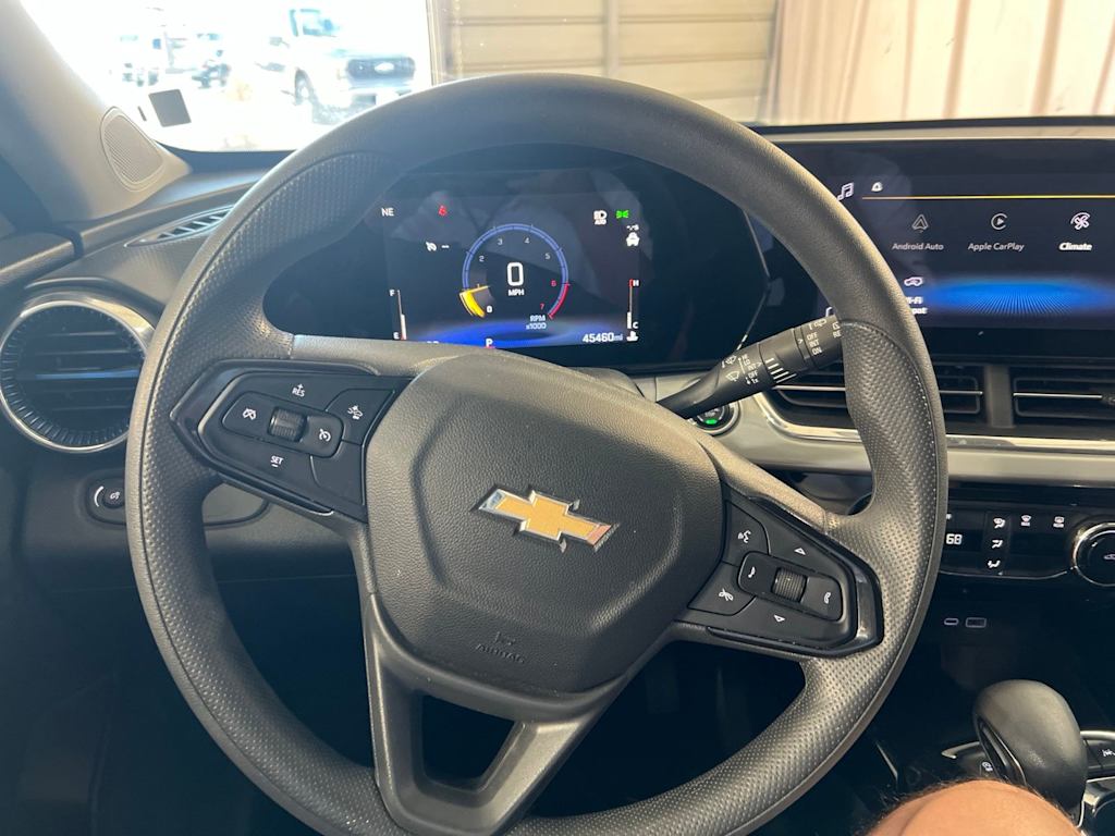 Thumbnail: 2025 Chevrolet Trax - 2