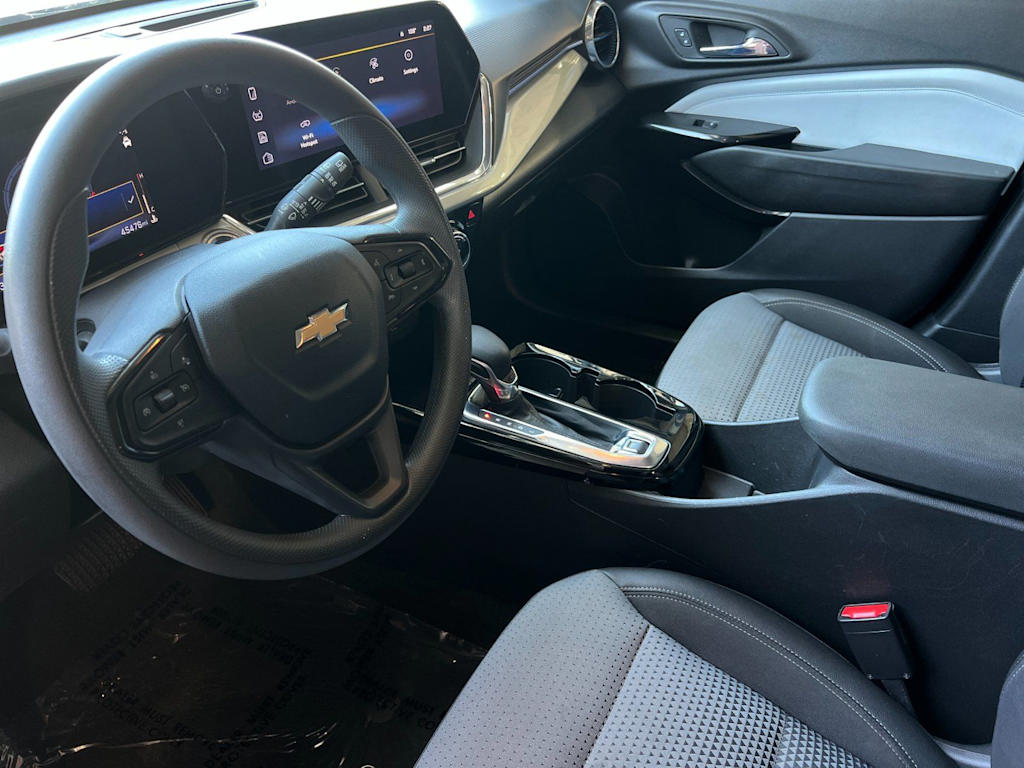 Thumbnail: 2025 Chevrolet Trax - 9