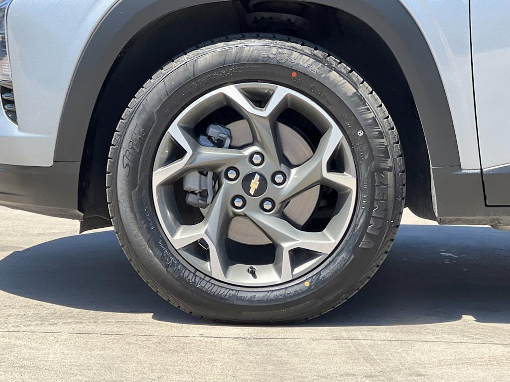Thumbnail: 2025 Chevrolet Trax - 8