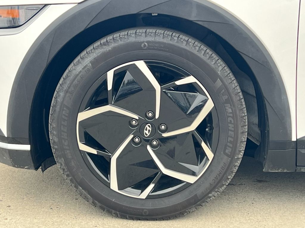 Thumbnail: 2023 Hyundai Ioniq 5 - 8