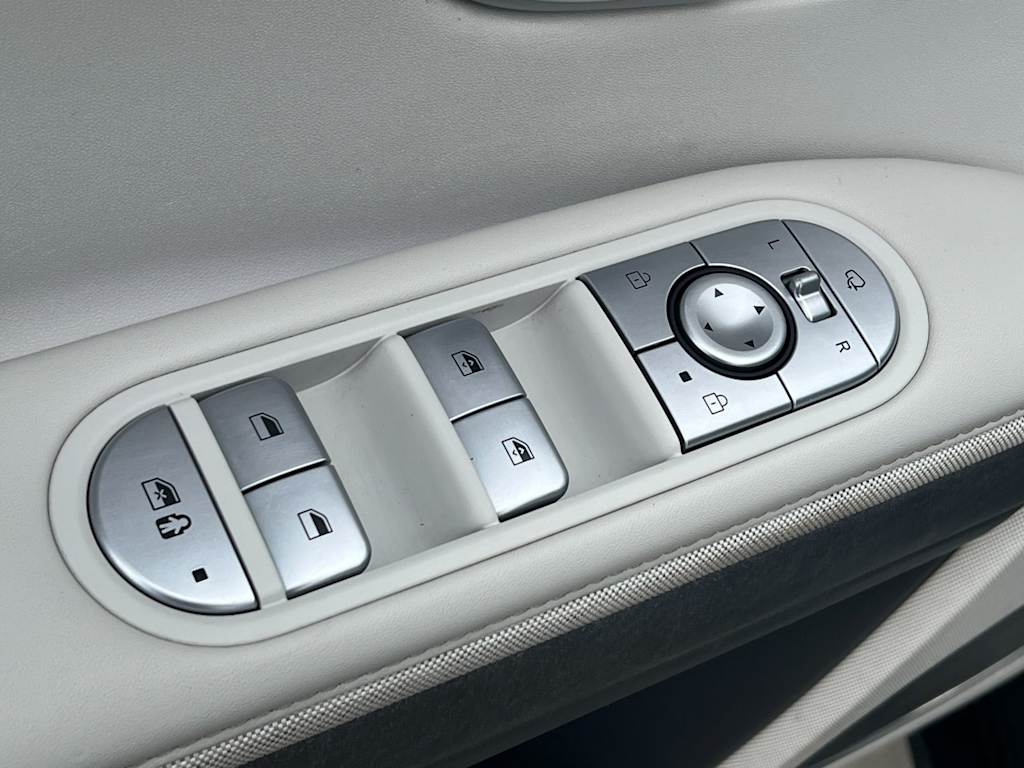 Thumbnail: 2023 Hyundai Ioniq 5 - 20