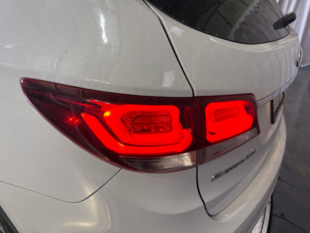 Thumbnail: 2018 Hyundai Santa Fe - 16