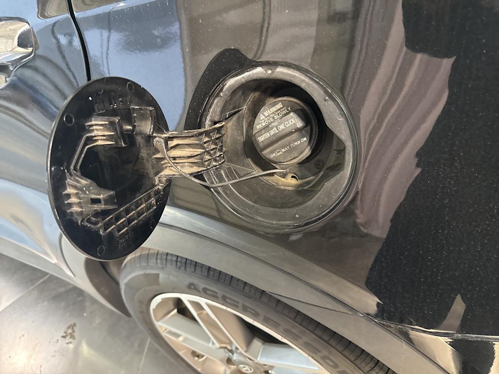 Thumbnail: 2018 Hyundai Santa Fe - 17