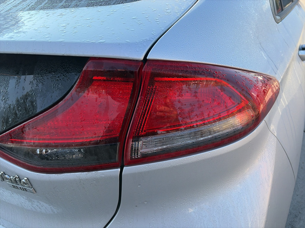 Thumbnail: 2018 Hyundai Ioniq - 20