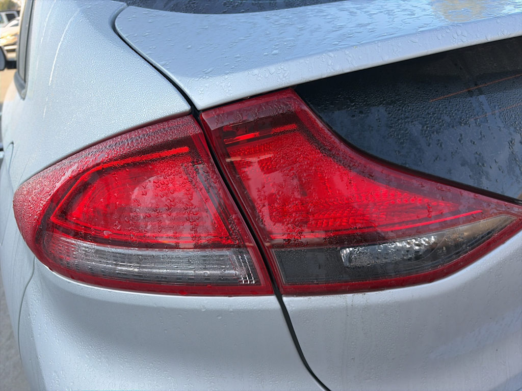 Thumbnail: 2018 Hyundai Ioniq - 23