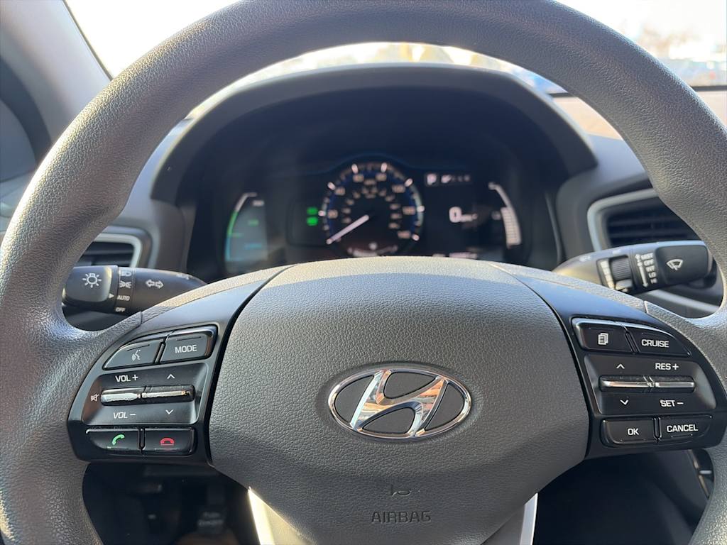 Thumbnail: 2018 Hyundai Ioniq - 31