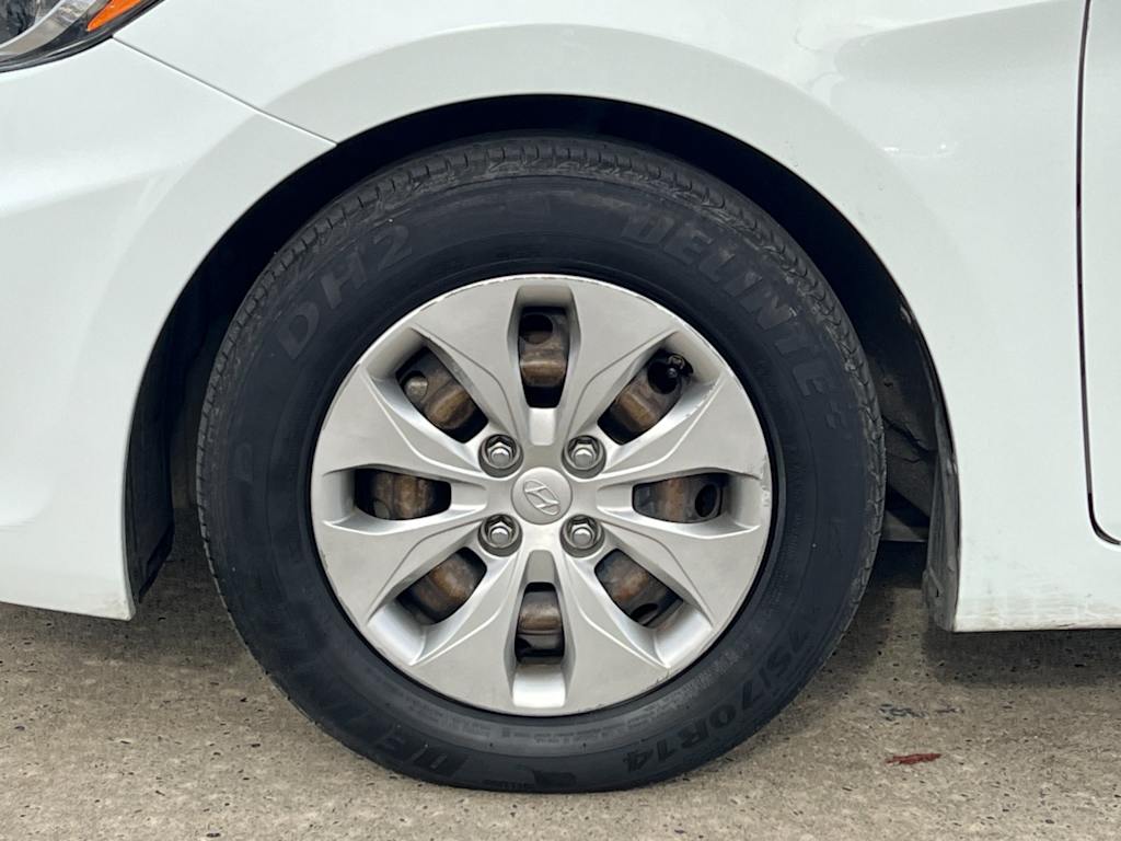 Thumbnail: 2015 Hyundai Accent - 8