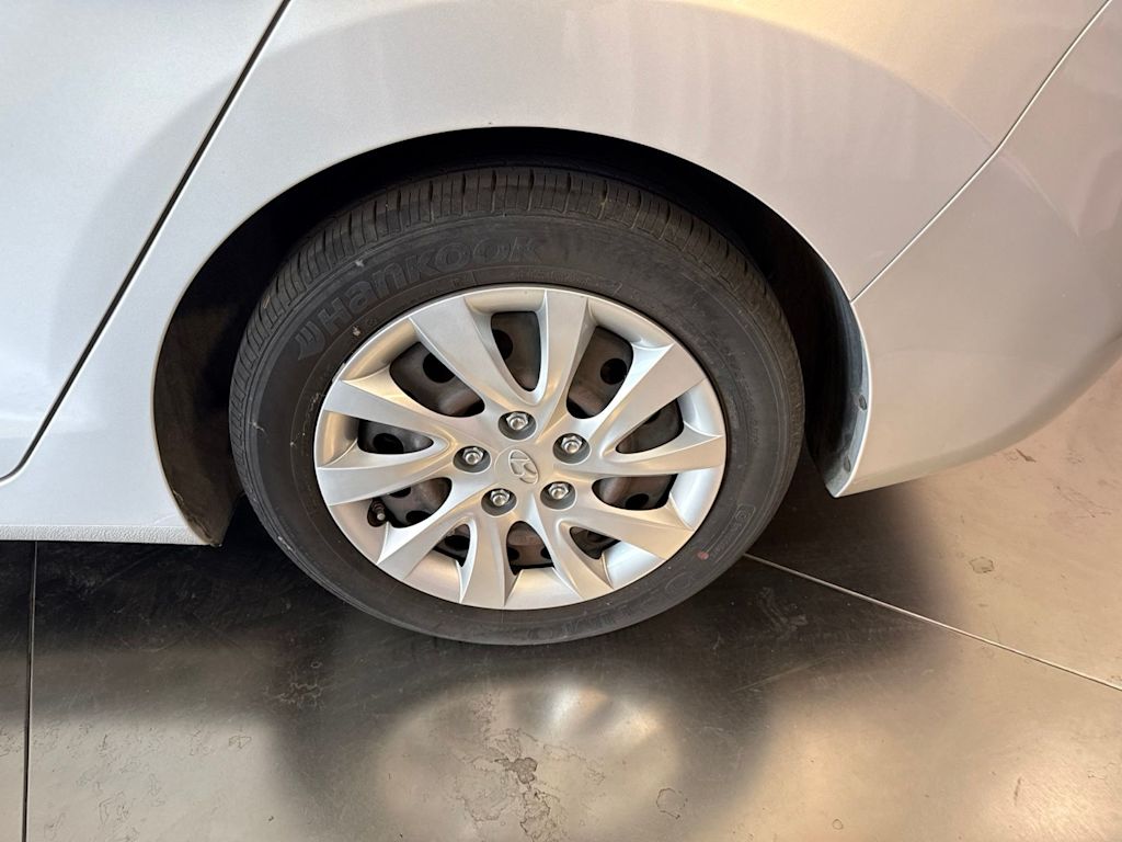 Thumbnail: 2012 Hyundai Elantra - 7