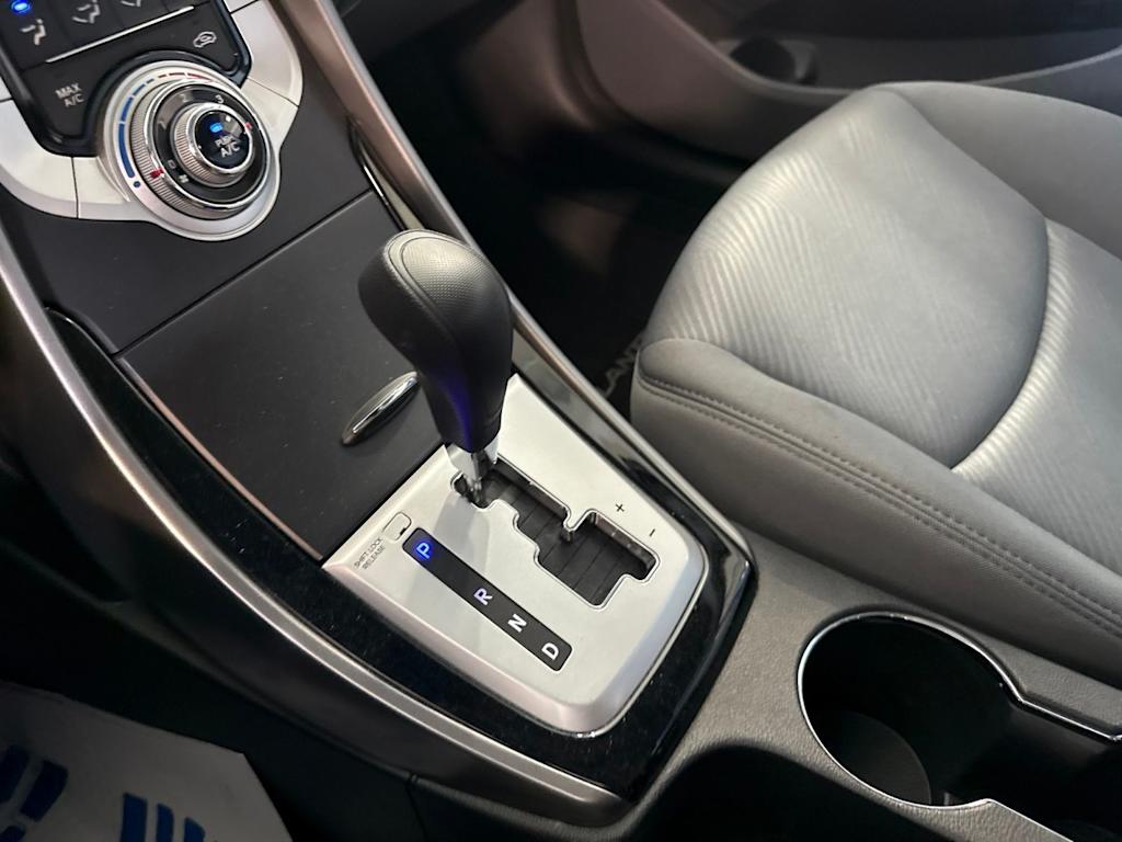 Thumbnail: 2012 Hyundai Elantra - 12
