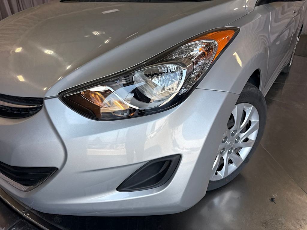 Thumbnail: 2012 Hyundai Elantra - 17