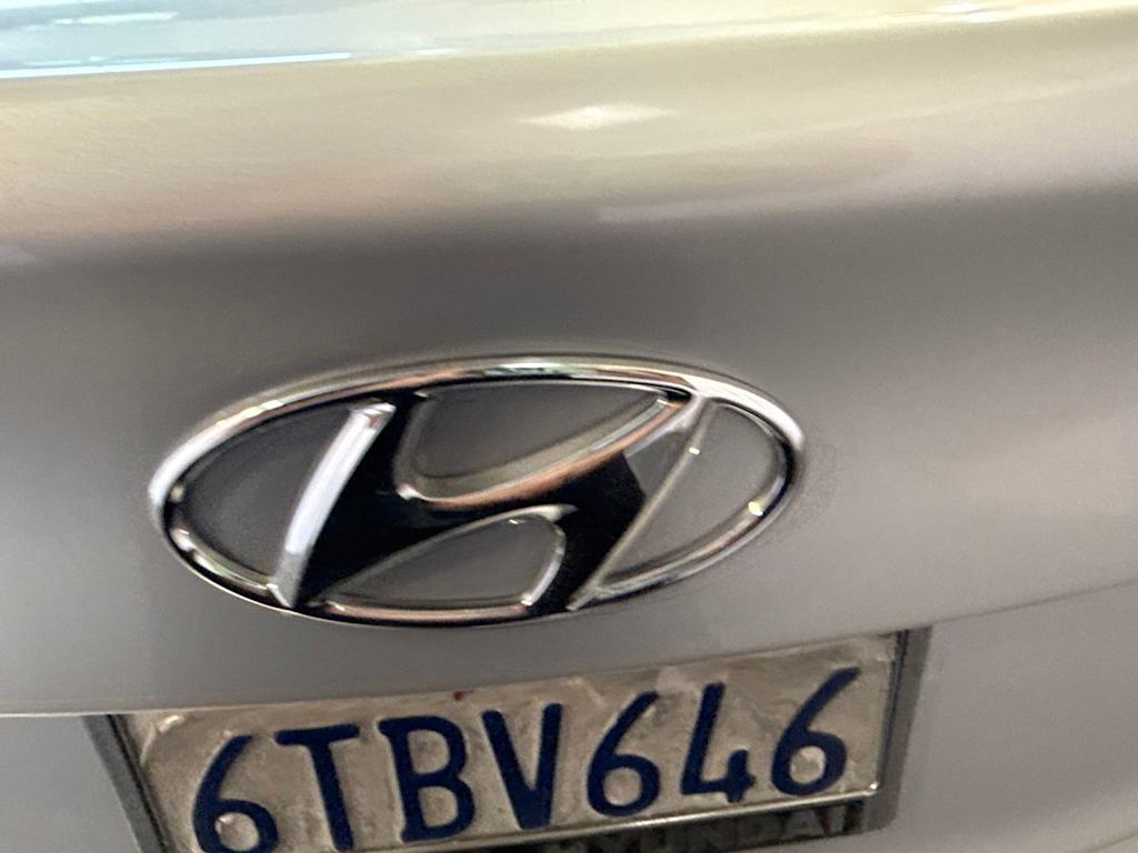 Thumbnail: 2012 Hyundai Elantra - 20