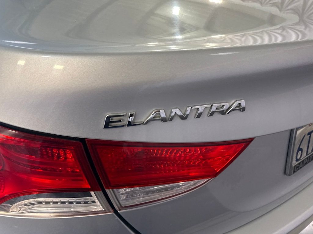 Thumbnail: 2012 Hyundai Elantra - 6