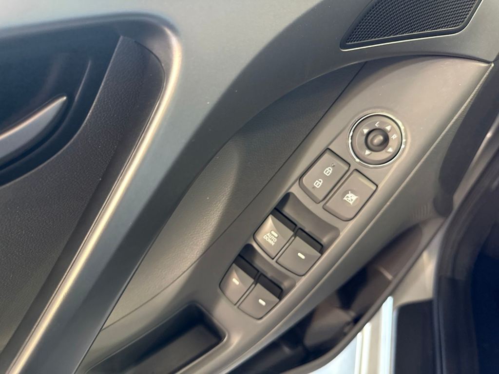 Thumbnail: 2012 Hyundai Elantra - 22