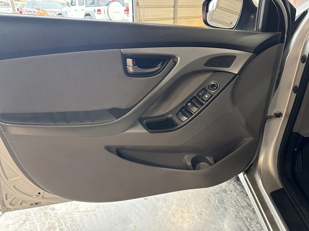 Thumbnail: 2014 Hyundai Elantra - 22