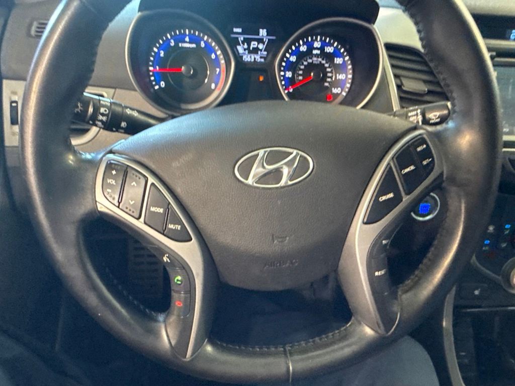Thumbnail: 2016 Hyundai Elantra - 25