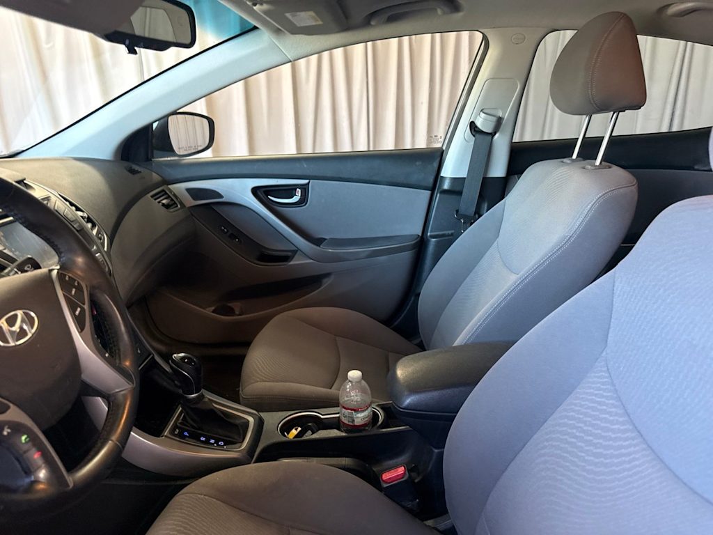 Thumbnail: 2016 Hyundai Elantra - 8
