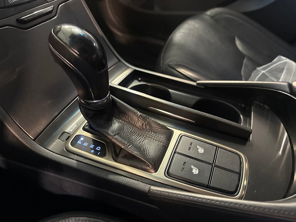 Thumbnail: 2012 Hyundai Azera - 24