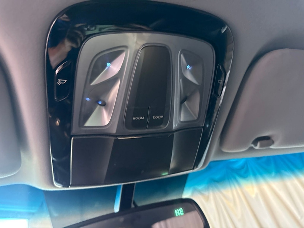Thumbnail: 2012 Hyundai Azera - 26