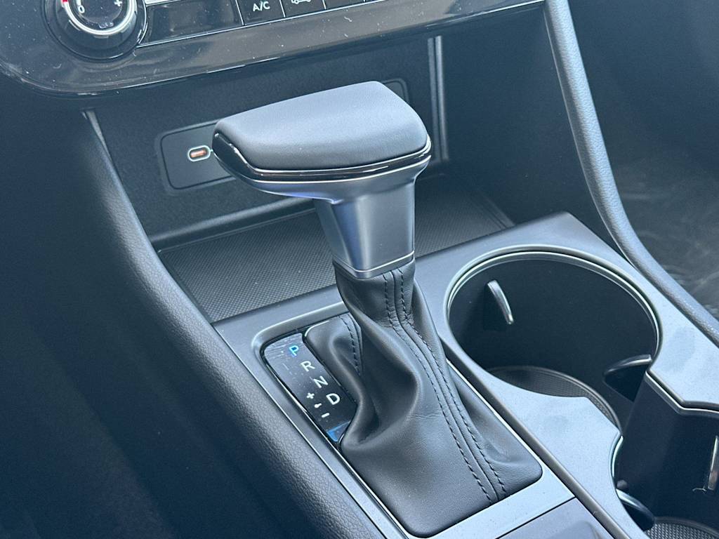 2025 Hyundai Sonata SE - Photo 16