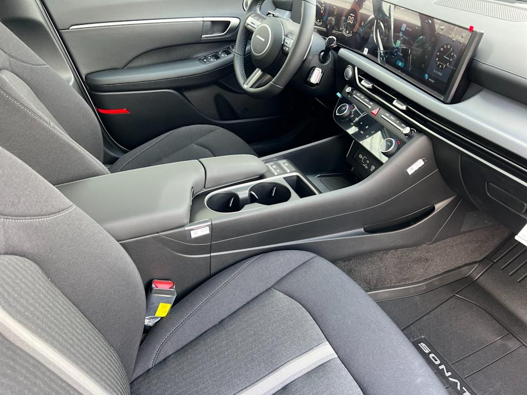 Thumbnail: 2025 Hyundai Sonata - 9