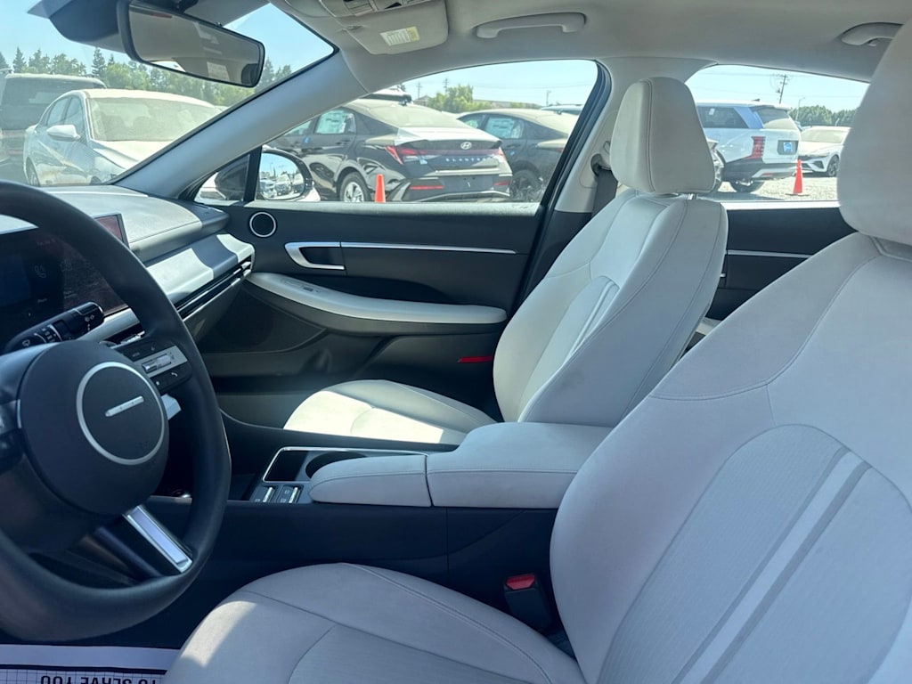 Thumbnail: 2025 Hyundai Sonata - 8