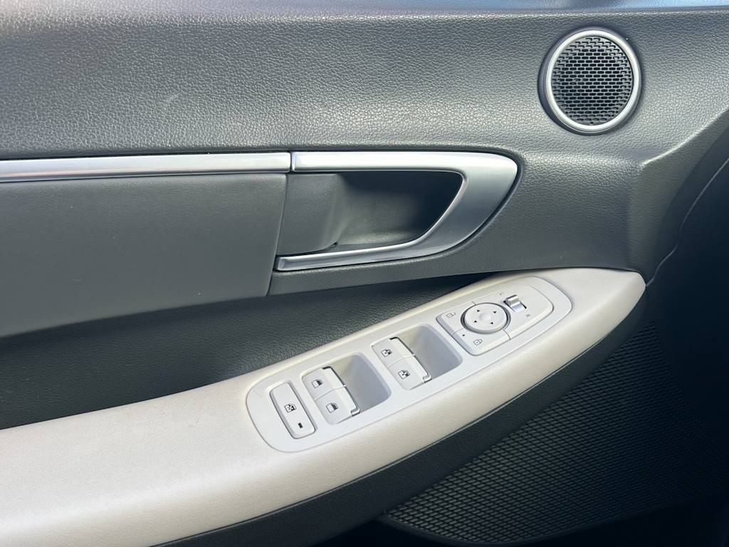 Thumbnail: 2023 Hyundai Sonata - 23