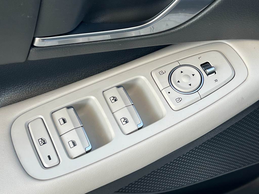 Thumbnail: 2023 Hyundai Sonata - 23