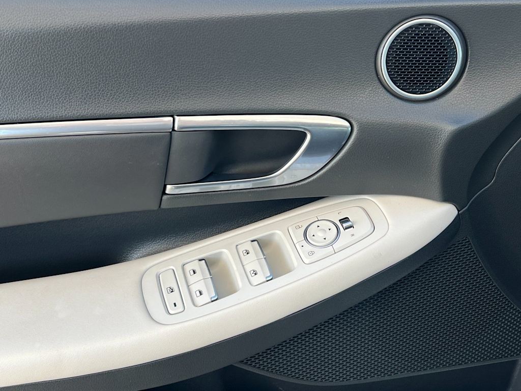 Thumbnail: 2023 Hyundai Sonata - 22