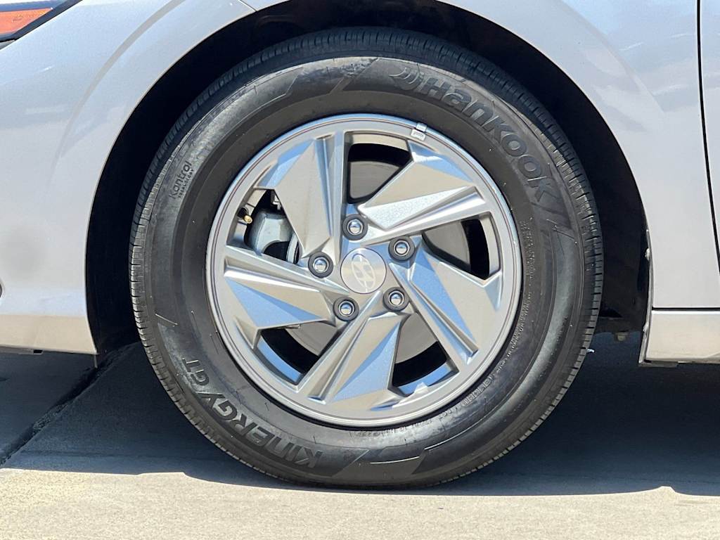 2026 Hyundai Elantra SE - Photo 8