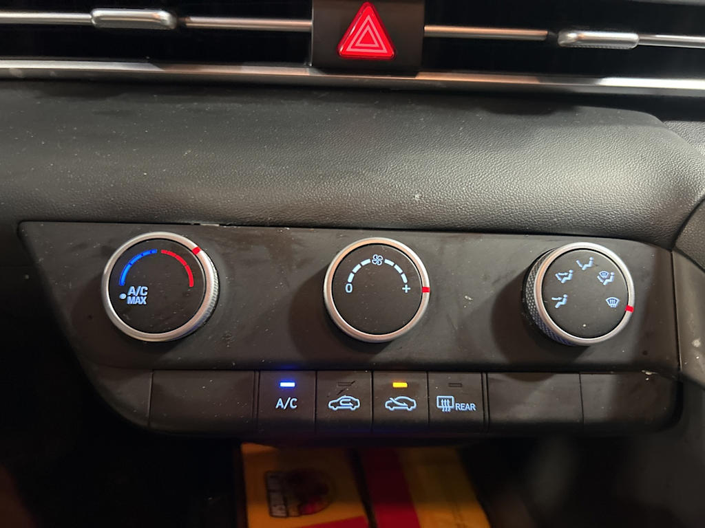 Thumbnail: 2025 Hyundai Elantra - 28