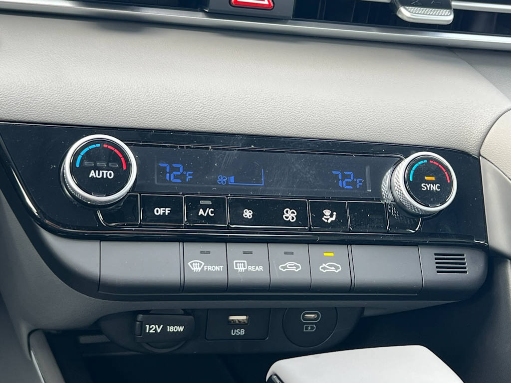 Thumbnail: 2025 Hyundai Elantra - 24