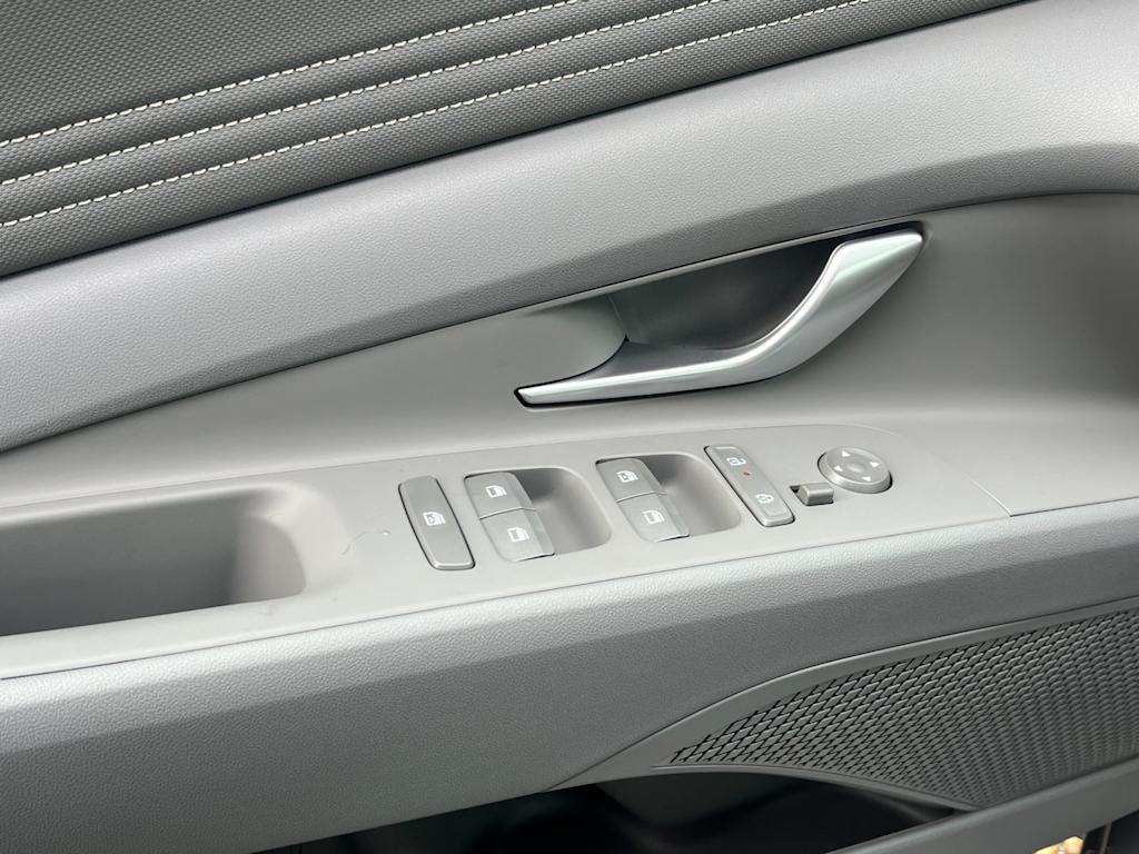 Thumbnail: 2025 Hyundai Elantra - 21