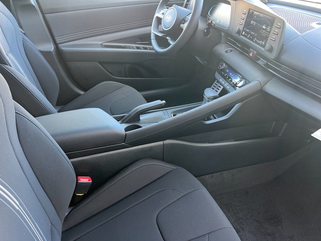 Thumbnail: 2026 Hyundai Elantra - 10