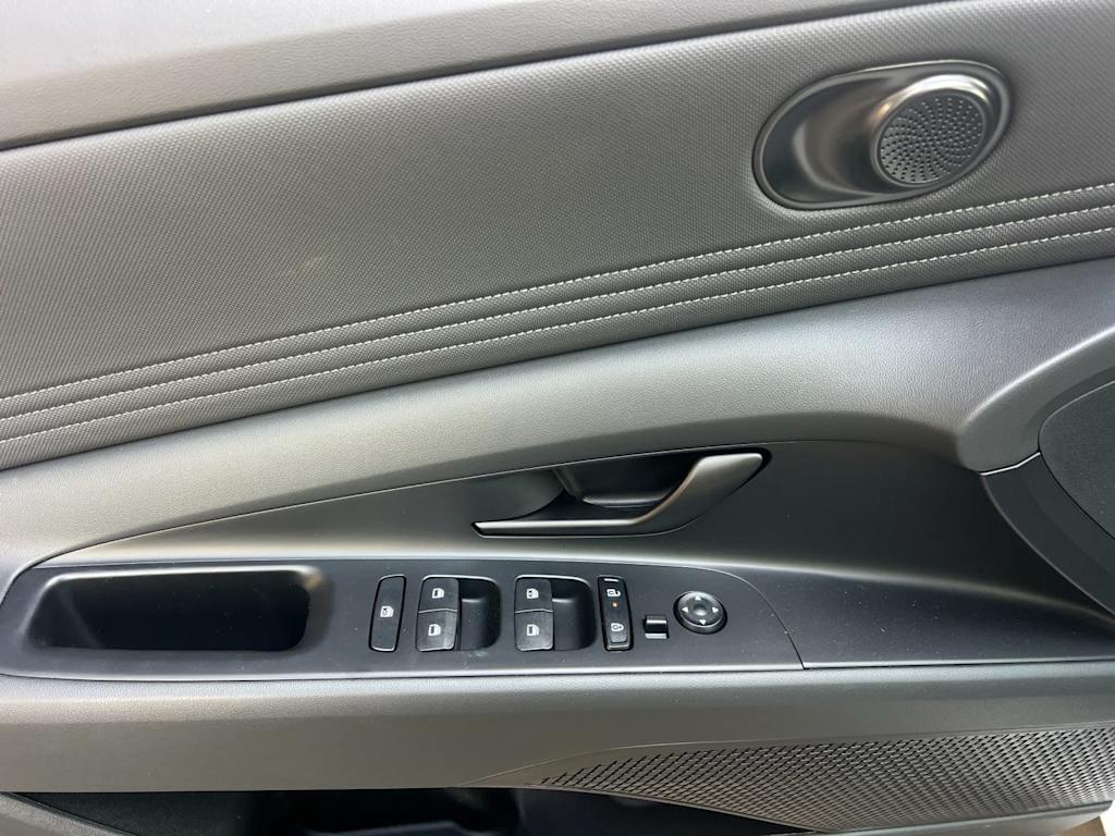 Thumbnail: 2026 Hyundai Elantra - 19