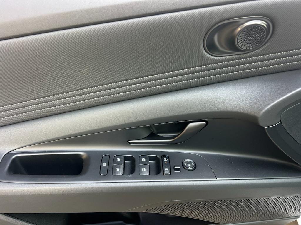 Thumbnail: 2026 Hyundai Elantra - 19